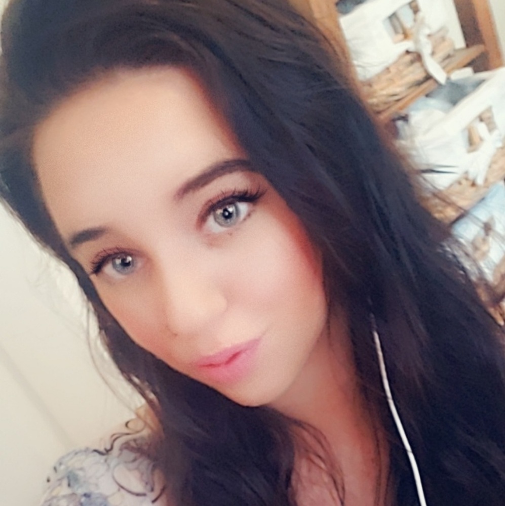 Meet your Posher, Alexandra